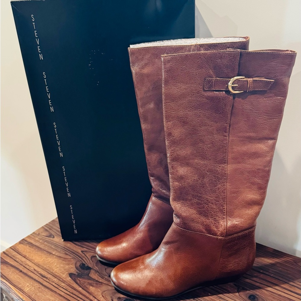 Steve Madden brown/tan boots; wide leg; barely used !